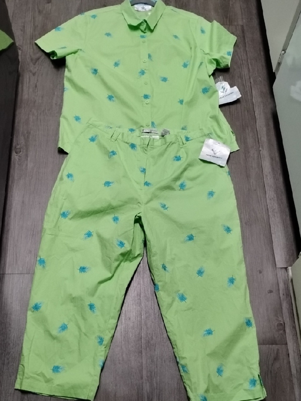 erin london Lime Green Shorts with Teal Leaf Motif Pit To Pit 24 Long 27